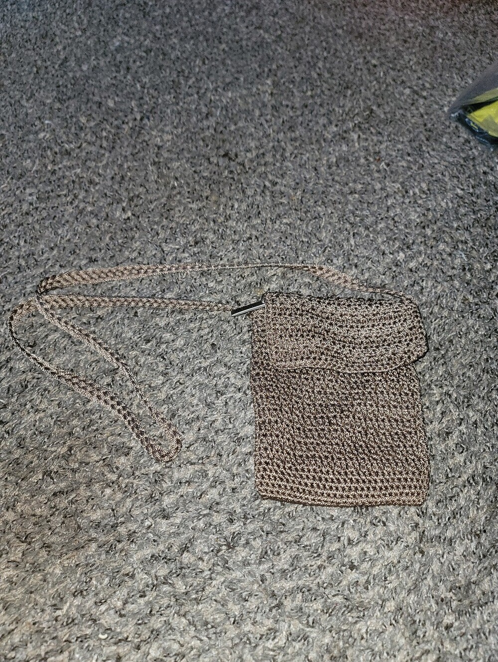 The Sak Crossbody Mini Shoulder Bag Purse Brown Khaki Crochet Zip Lined Boho Hip